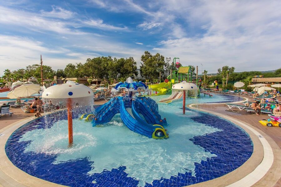 Alanya: All-Inclusive Eftalia Island Aquapark Day Trip - Hotel Pickup to the Park: How the Day Usually Starts