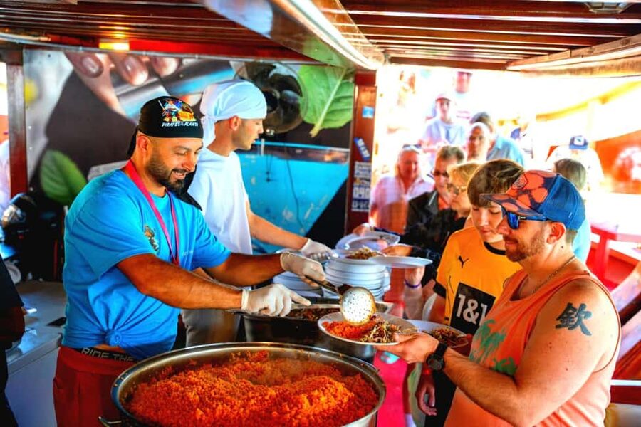 Alanya: Biggest Pirate Boat Tour with Soft Drinks and Lunch - Food, Drinks, and What Lunch Actually Means Here