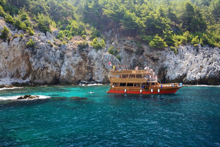 Alanya: Boat Trip with Lunch, Drinks, and Swim Stops - Key highlights at a glance