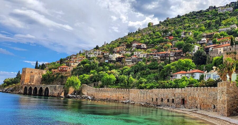Alanya: Catamaran Boat Trip with Sunbathing and Swimming - Boats, Timing, and Sea Conditions (How Flexible Should You Expect?)