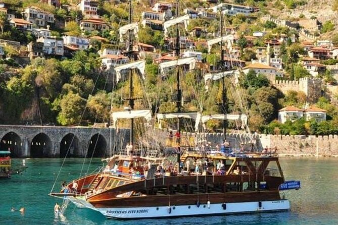 Alanya Catamaran Boat with Swimming and Snorkelling Activity - The 9:30 am start and how the day actually runs