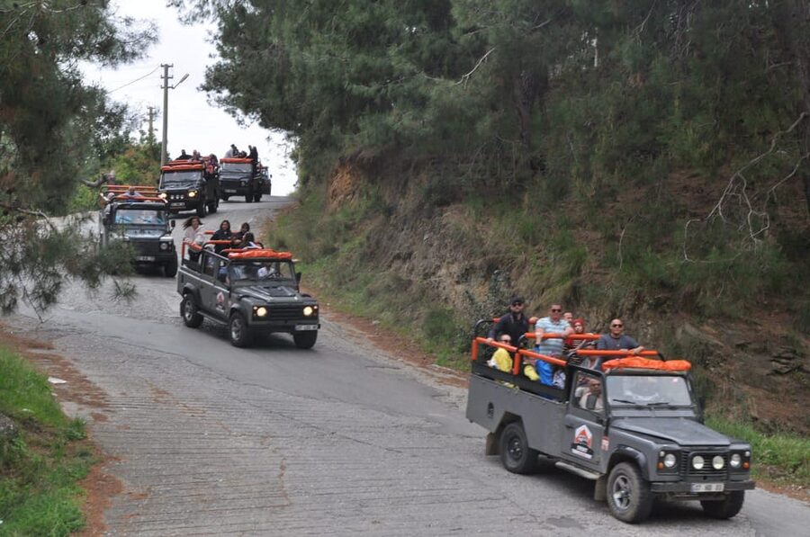 Alanya: Dim River, Dim Cave, and Kestel Jeep Tour with Lunch - Guide Languages and On-the-Ground Support