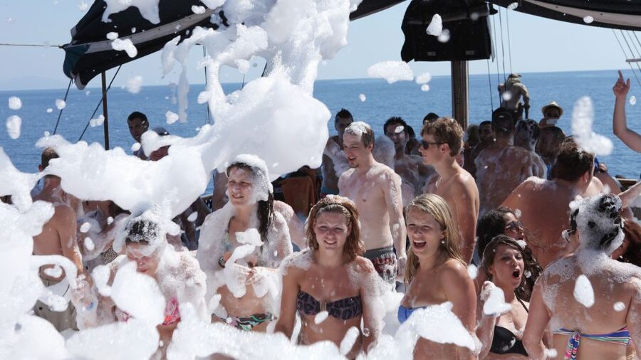 Alanya: Disco Boat Tour with Foam Party and Unlimited Drinks - Caves, Coves, and Beach Stops: How the Swim-Stop Timing Works