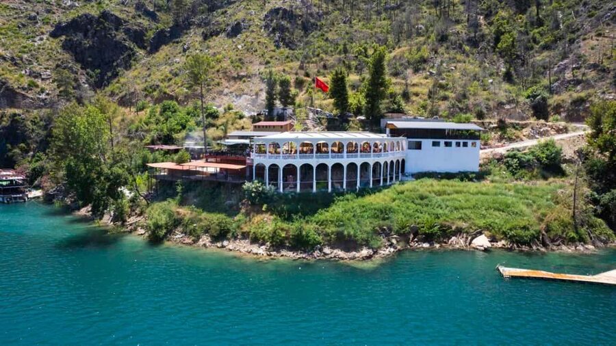 Alanya: Green Canyon Boat Tour with Lunch & Soft Drinks - What you’ll learn while you cruise: guides, bridges, and context