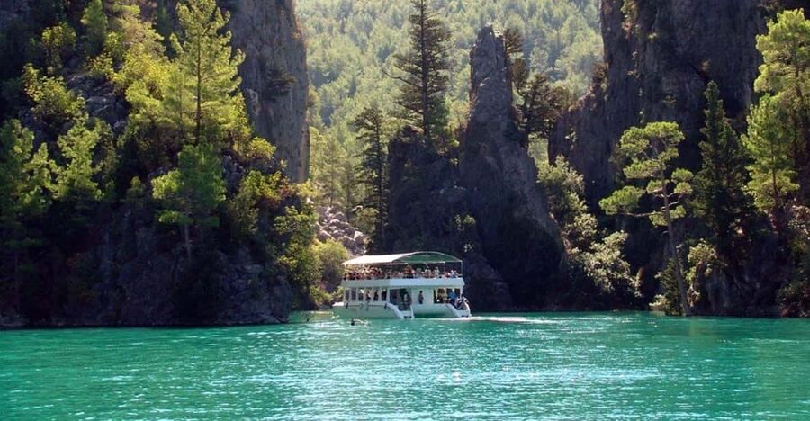 Alanya: Green Canyon Boat Trip with Lunch and Hotel Pickup - Guide and language reality: English, German, Russian, Polish