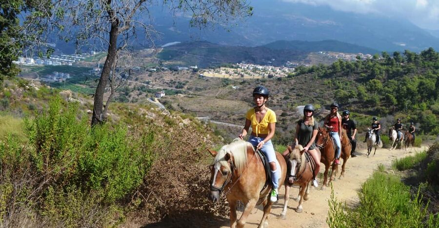 Alanya: Horse Riding Tour - Alanya, the Taurus Mountains, and the Mediterranean: how the views fit in