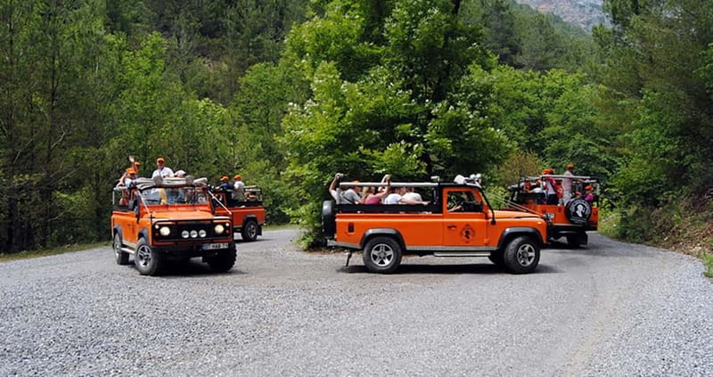 Alanya: Jeep Safari Tour with Lunch and Hotel Pickup - Morning pickup and the jeep station meet-up