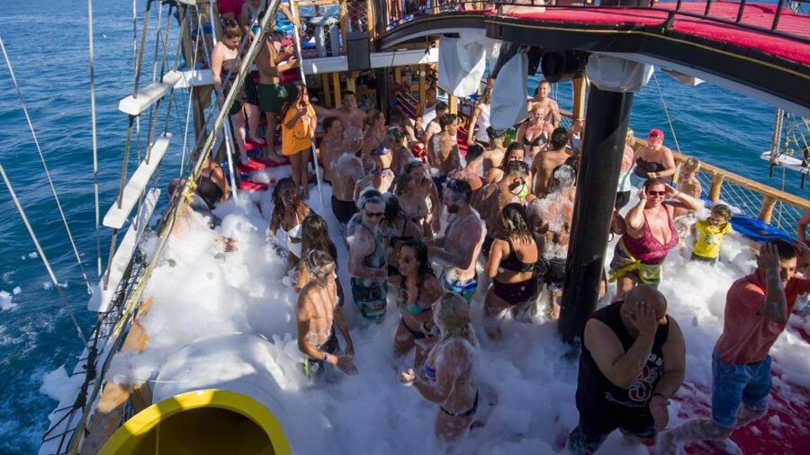 Alanya: Pirate Boat Tour with Unlimited Soft Drinks & Lunch - Lunch onboard and soft drinks: simple, filling, and timed well