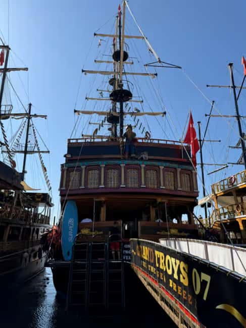Alanya: Pirate Boat with Lunch and Unlimited Drinks - Onboard comfort: showers, Wi‑Fi, and what the boat provides