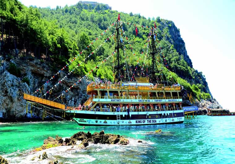 Alanya: Pirates Boat Trip with Lunch and Hotel Pickup - Hotel Pickup to the Coast: Getting to the Pirate Boat