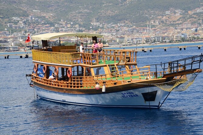 Alanya Relaxing Boat Tour with Lunch, Soft Drinks & Transfer - First, the deal: what this tour really gives you