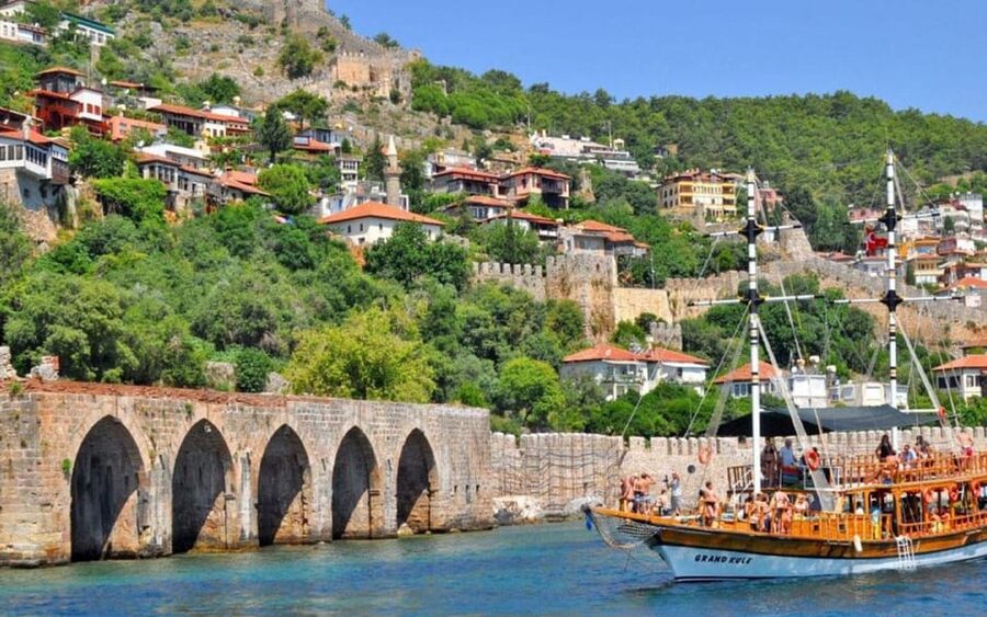Alanya Relaxing Family Boat Tour Without Foam And Loud Music - Who this tour suits best (and who should skip it)