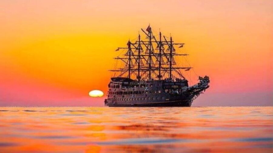 Alanya: Sunset Cruise with Dinner - Sunset on the Open Sea: The Payoff Moment