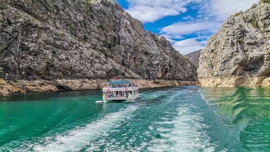 Antalya: Green Canyon Boat Trip with Lunch & Soft Drinks - Green Canyon in one day: why this boat format works
