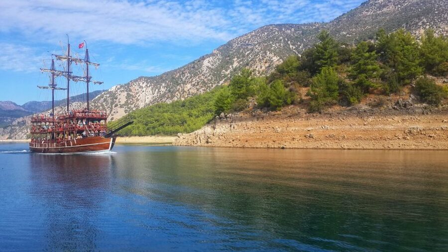 From Alanya: Green Canyon Day Trip with Lunch and Boat Ride - Lunch at the lakeside restaurant: good food with a catch