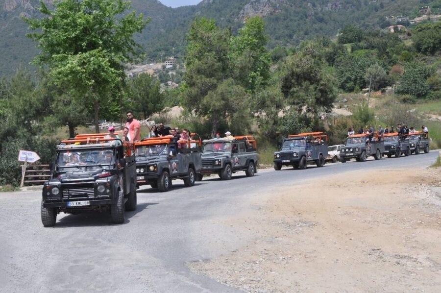 From Alanya: Jeep Safari Tour with Lunch at Dim River - Guides, Drivers, and the Energy That Makes It Work