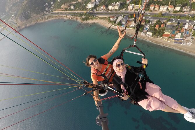 Halal Tandem Paragliding With Licensed Woman Pilot in Alanya - Why a licensed woman pilot changes the feel of paragliding