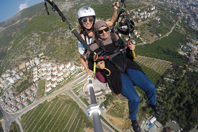 Halal Tandem Paragliding With Licensed Woman Pilot in Alanya - Safety, pacing, and comfort in tandem flight