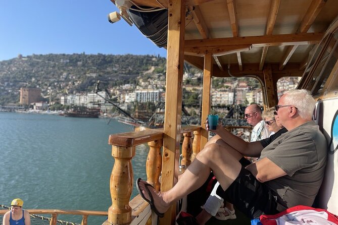 Pirate Boat Tour in Alanya: A Relaxing Day Out with Lunch - Pirate Boat Cruise in Alanya: the vibe and the value