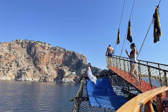 Pirate Boat Tour in Alanya: A Relaxing Day Out with Lunch - Stop 1: Alanya port and the pirate ship start (the part that sets the mood)