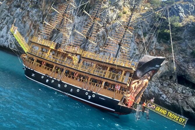 Pirate Boat Tour With Foam Party in Alanya - Crew Energy: Captain, Hosts, and Getting Help On Day-of