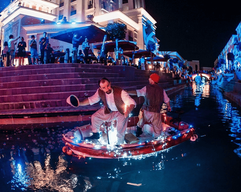 The Land of Legends Night Show & Shopping Avenue - The performances around the water show: what keeps it moving